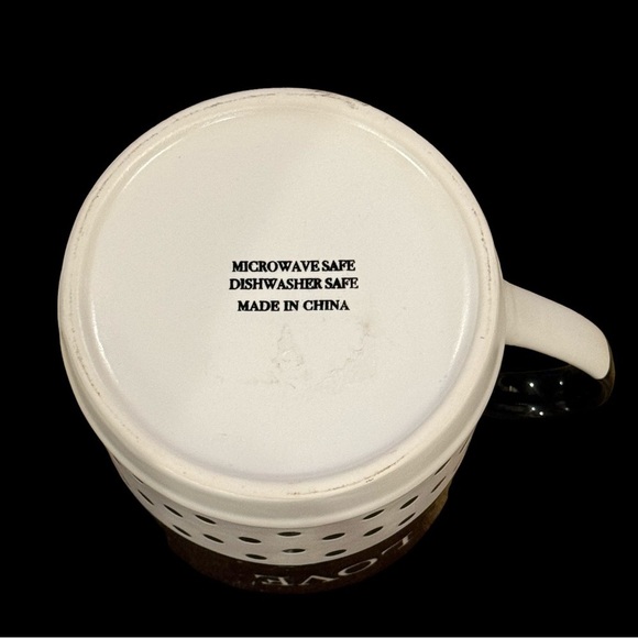 New Black & White Embossed Mug - Picture 3 of 3